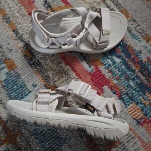 Teva Hurricane Verge Sandal Worn Twice Little Scuff On Bk Side Look At Photo